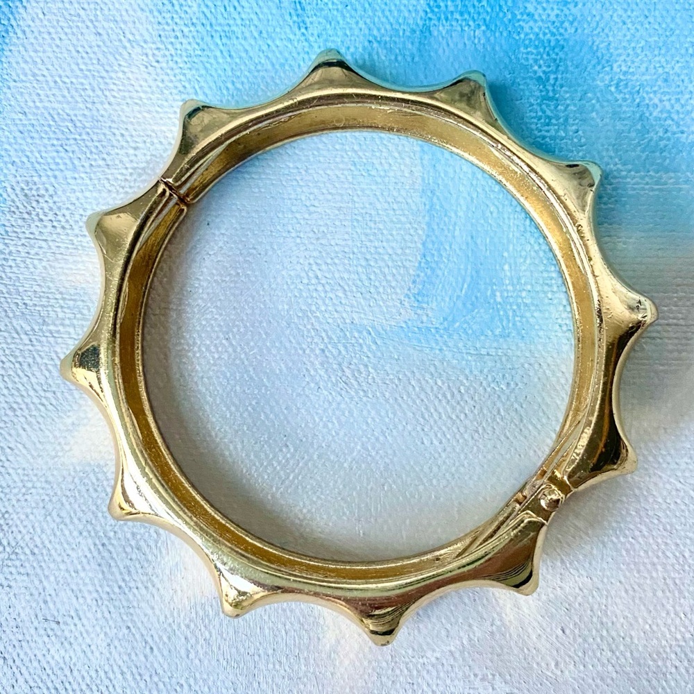 Chunky Gold Tone Bamboo Hinged Metal Bangle Bracelet - Picture 3 of 7